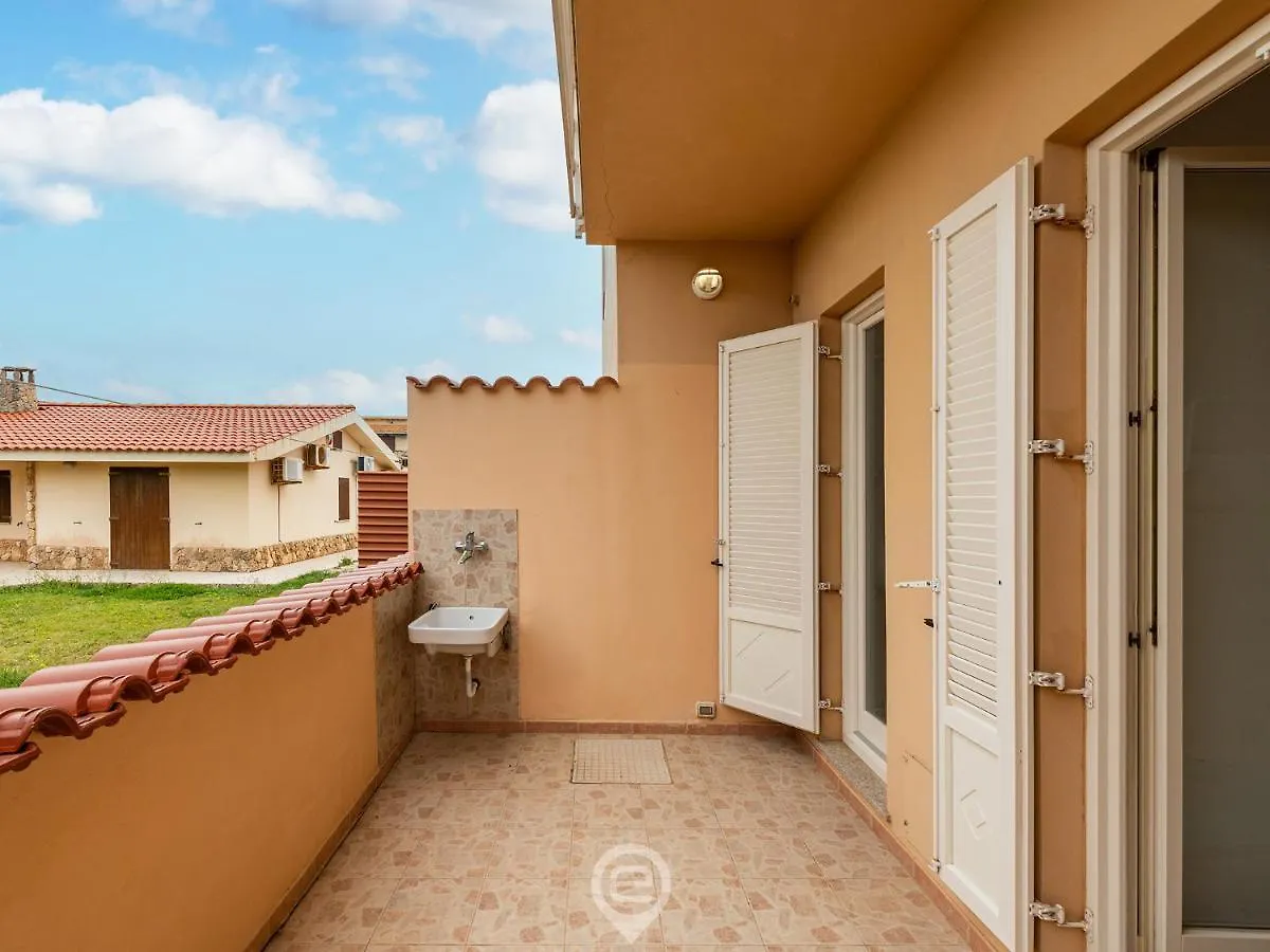 House Atena Apartman Putzu Idu 0*,